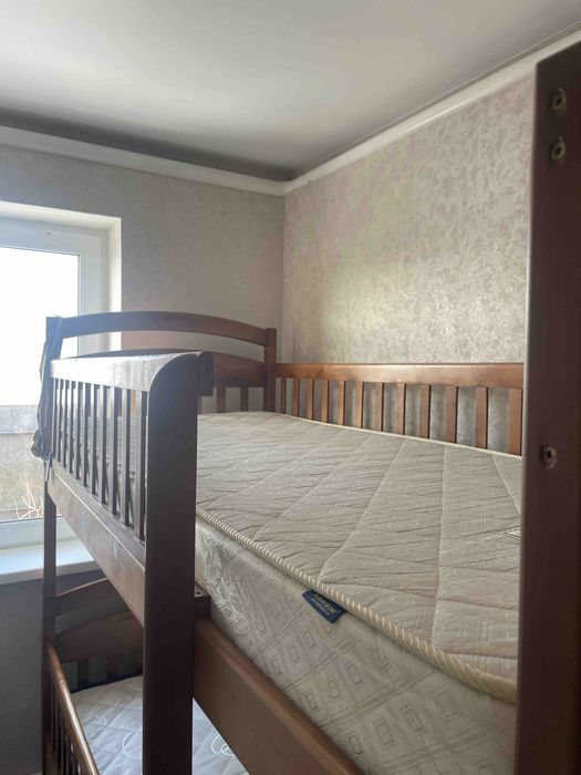 Двох поверхове ліжко