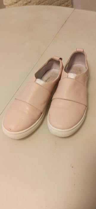 Шкіряні макасини пудрового кольору 39 розмір устілка 24.5 см