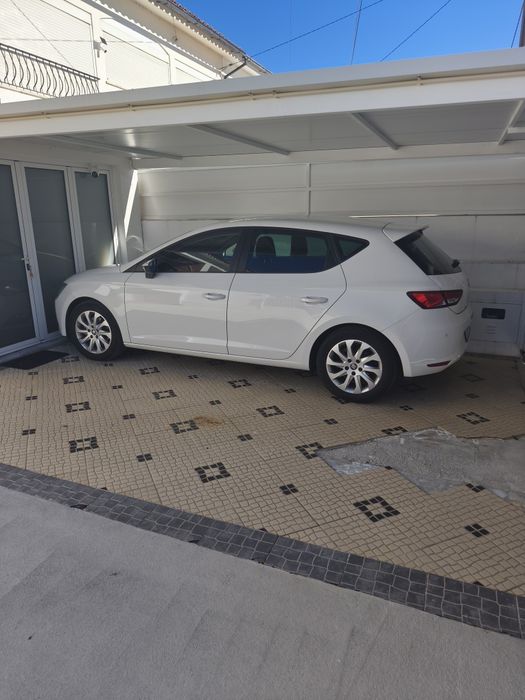 SEAT Leon 1.6 TDI 110cv — photo 3