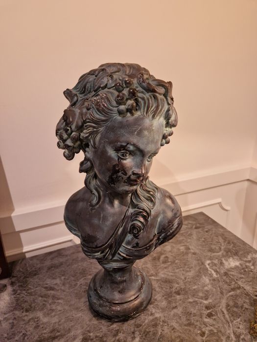 Busto em gesso antigo