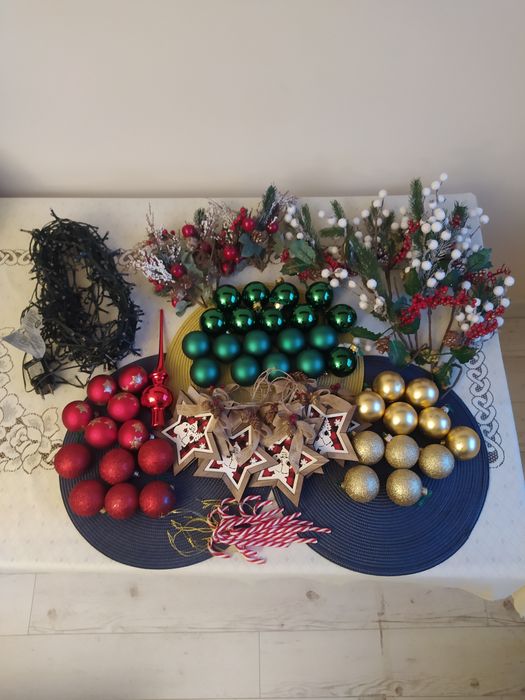 Choinka 180 cm z ozdobnymi i lampkami z Leroy Merlin