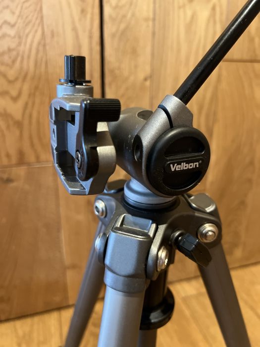 Tripé fotográfico Velbon com bolsa – usado