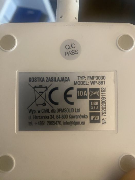 Kostka zasilająca, ładowarka bezprzewodowa