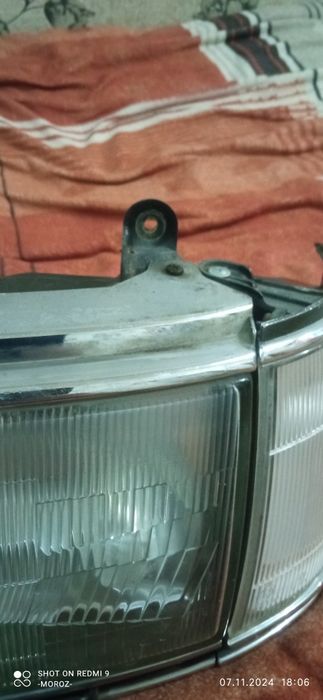 Фара Ленд ровер80 оригинал