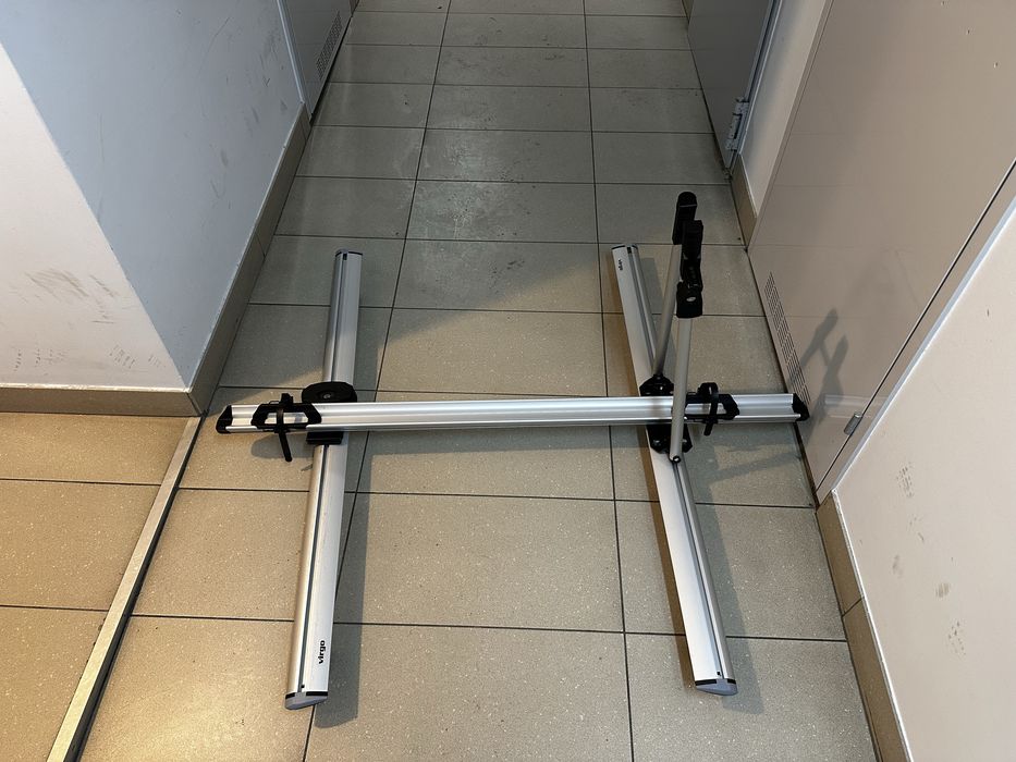 Bagażnik na dach Hyundai I30( belki + uchwyt na rower)