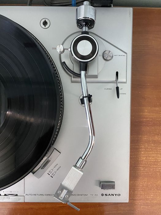 Вініл вініловий програвач Sanyo TP 30