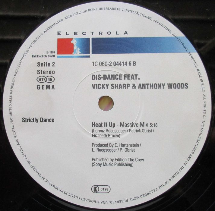 Vicky - - - - - Heat It Up - - - - - Maxi Single