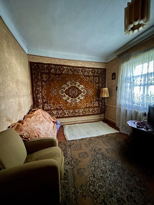 Продам будинок + 6 сот. землі  в м. Шепетівка