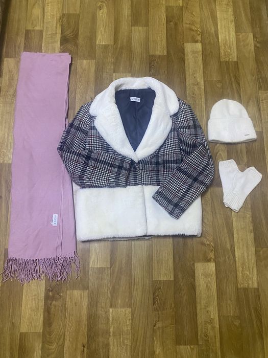 Укорочене пальто з елементами штучного хутра від бренду VOVK