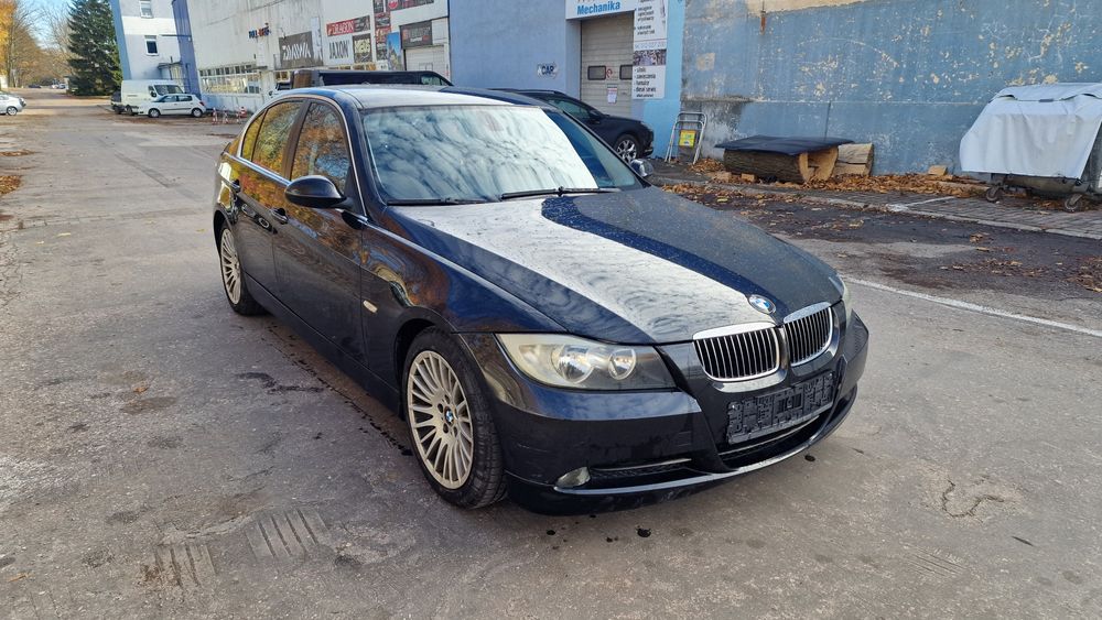 Bmw 325i e90 475/9  lampa blotnik tył drzwi klapa