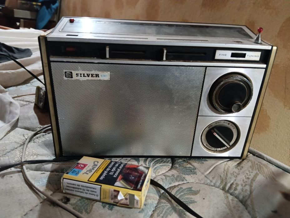 Radio silver 4s525