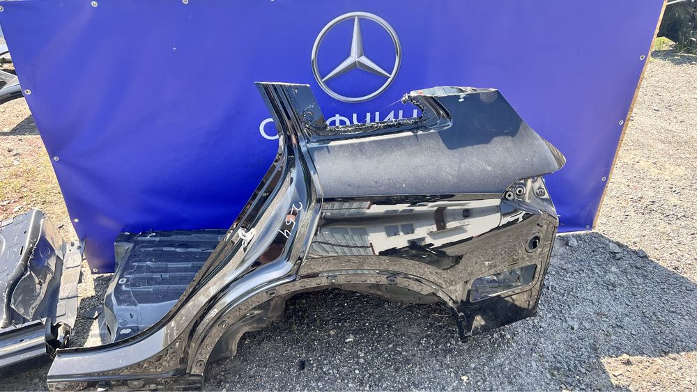 Заднє ліве крило четверть задняя правая Mercedes-Benz GLC 254
