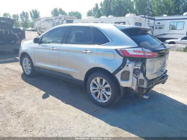 Ford Edge Titanium 2023;