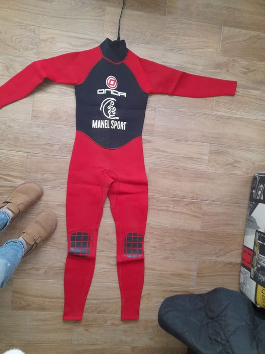 Red Surf Suit64861267072129122