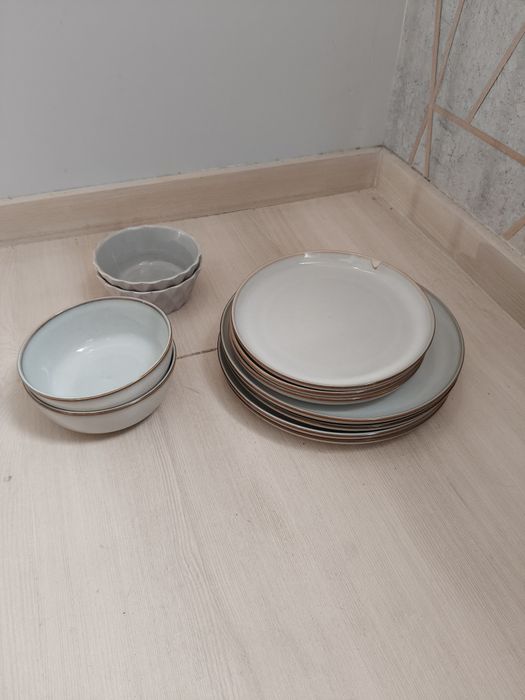 Gladelig ikea zestaw szarych talerzy brązowy rant