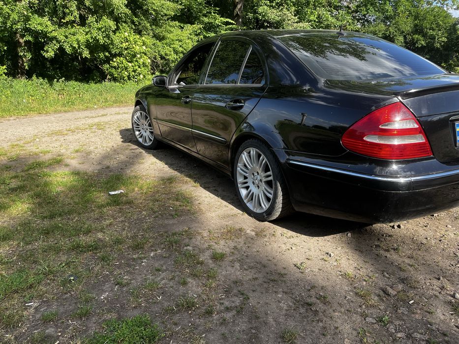 Продам мерседес 211 2.6 автомат