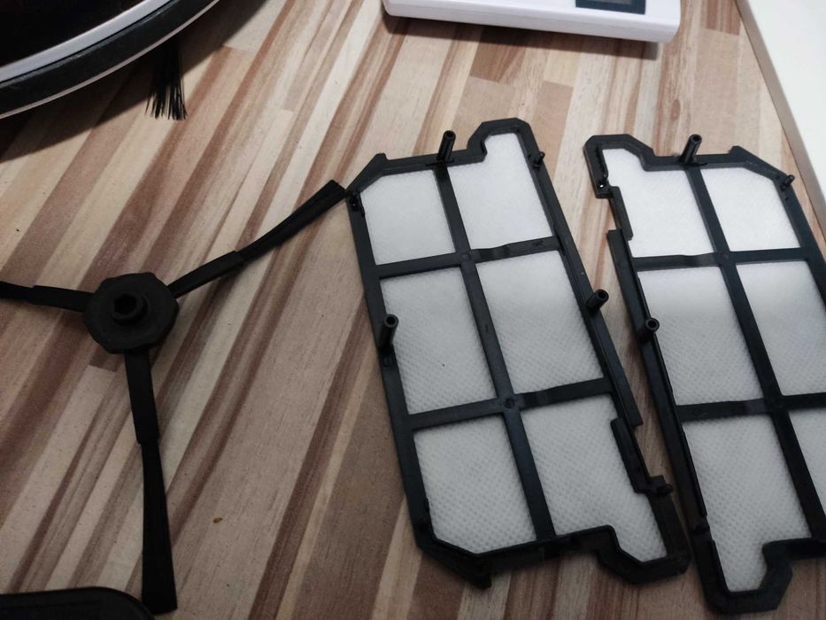 Odkurzacz typu Roomba z funkcją mopowania iLife v7s plus