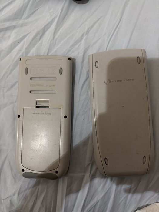 Calculadora Texas Instruments TI-84 PLUS