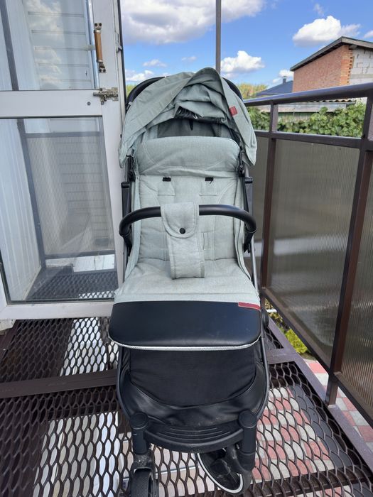 Продам прогулянкову коляску Carrello