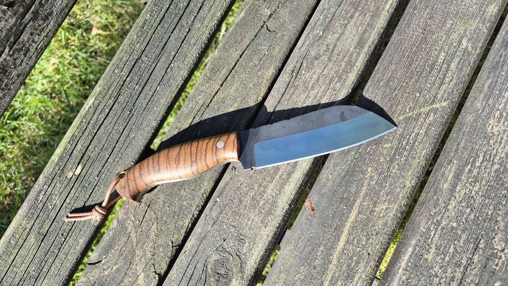 Nóż bushcraftowy ręcznie robiony