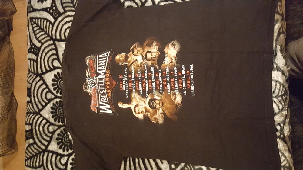 T-shirt wrestlemania revenge tour