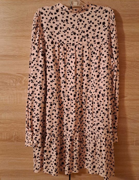 Sukienka w kwiaty wiskozowa Reserved / rozmiar M