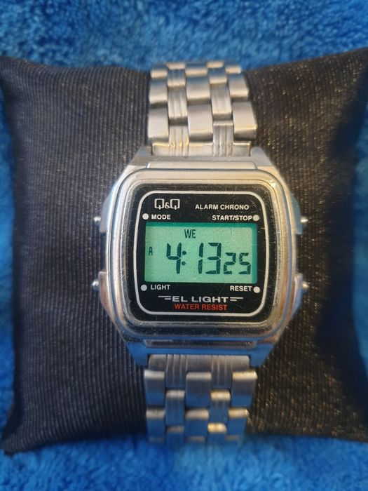 Электронные часы  Q&Q с браслетом