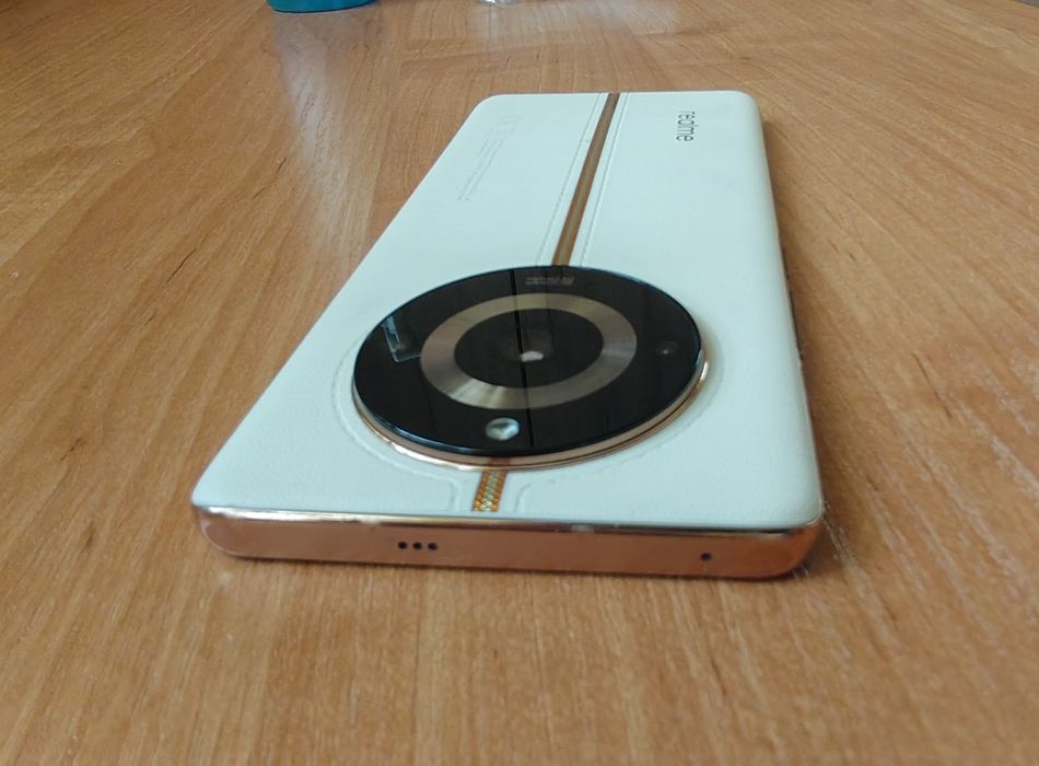 Smartfon Realme 11 Pro+ 5G 12/512GB Beżowy