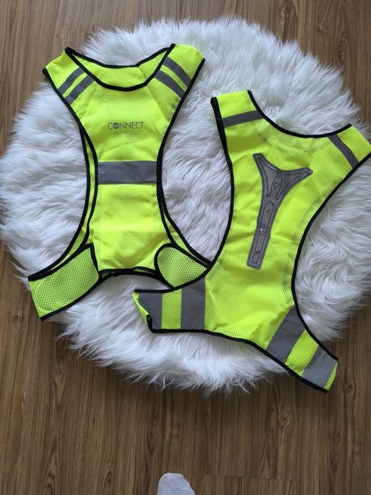 Жилет світловідбиваючий з лед підсвіткою на спині