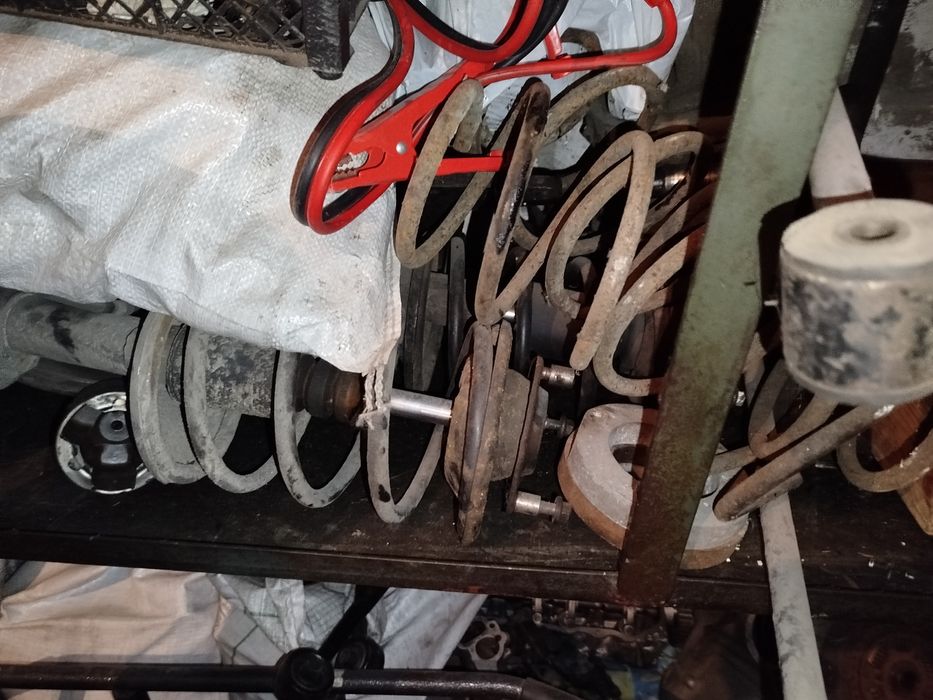 Запчастини,нисан блюборд .т12 т72