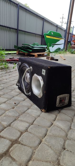 Jbl саб в автомобіль