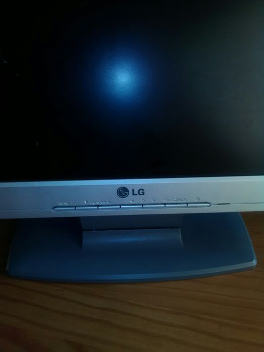 Monitor 15'' LG flatiron
