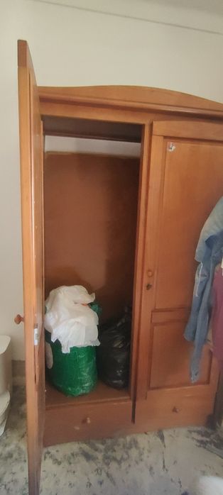 Roupeiro / Armário de Quarto em Madeira(2 Portas + 2 Gavetas)