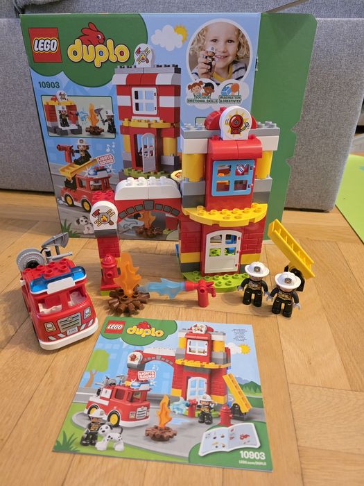 LEGO 10903 Duplo Remiza strażacka + LEGO 10969 Duplo - Wóz strażacki