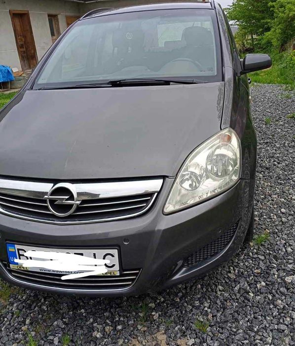 Продаю авто opel zafira 2008