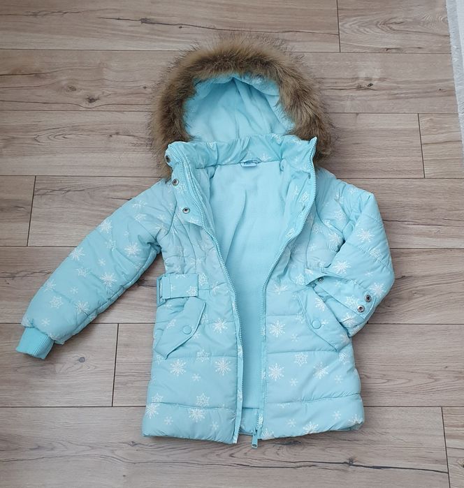 Гарненька зимова куртка на дівчинку