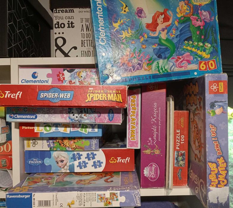 Gry i puzzle dla dzieci.