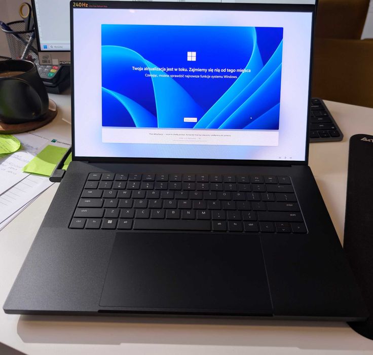 Razer Blade 16 (2024) RTX 4090, 64 GB RAM, 2+2 TB SSD – idealny stan