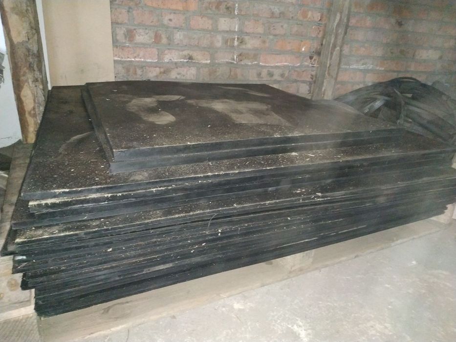 Подкладки уплотнители прокладки резины и резины с тканью.