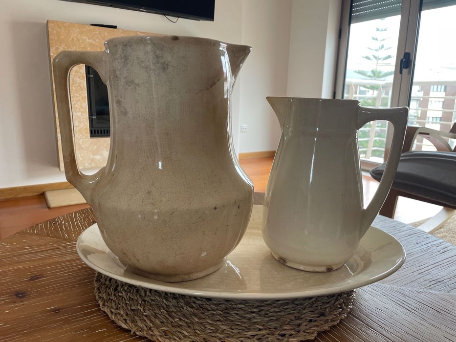 Jarras e travessa muito antigas da fábrica Lufapo