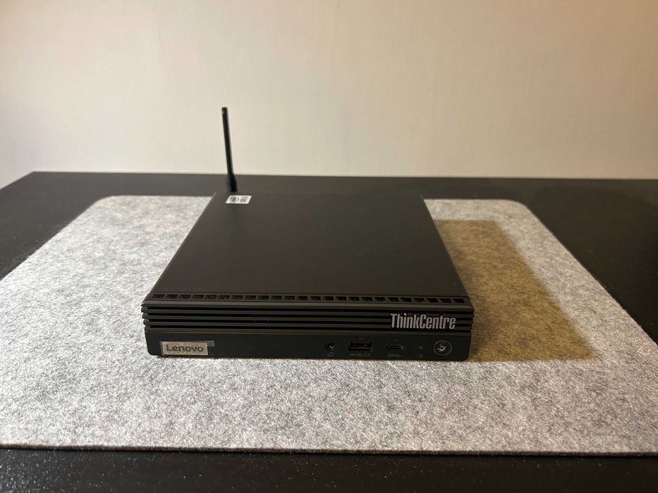 Bardzo ładny komputer Lenovo ThinkCentre m70q mini i5 16GB 512 SSD