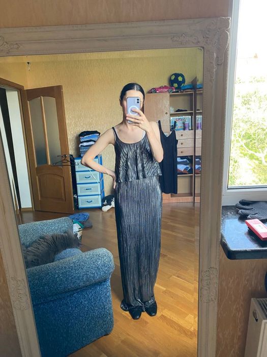 святкова новорічна вечірня срібляста сіра сукня