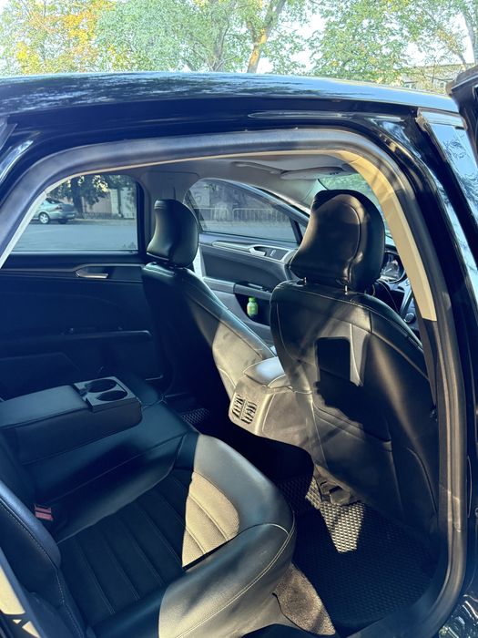 Продам ford fushion 2017 hybrid