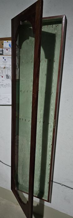 Armário/Expositor vertical de parede