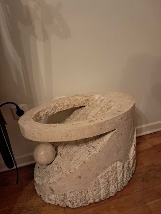 Vendo mesa de apoio em muito bom estado