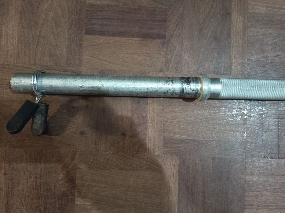 Barra de musculação 155 cm 28 mm  + 2 molas