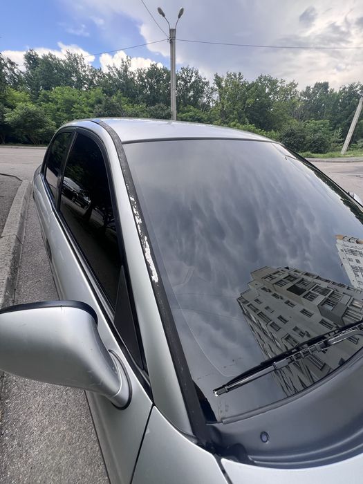 Продам Mitsubishi Carisma 2003 року випуску