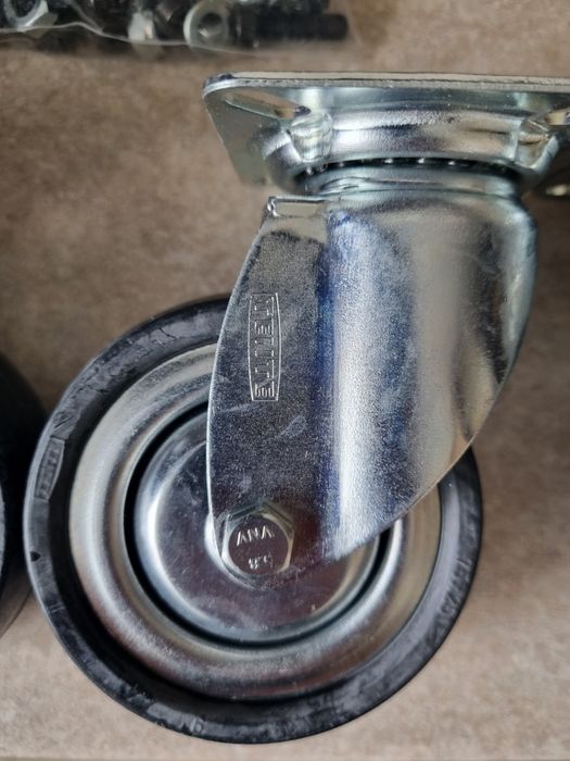 Zestaw jezdny obrotowych kółek do platformy, skrzyni, wózka itp TENTE