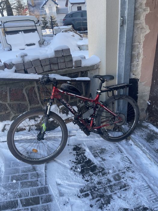 Rower z silnikiem spalinowym