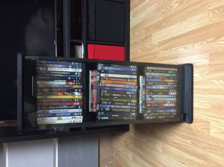 Armário de armazenamento de DVD com porta de vidro